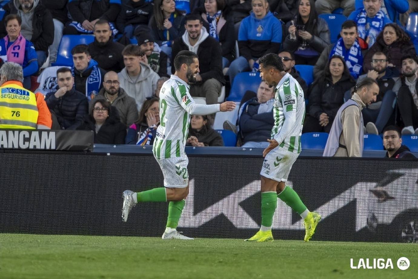 米兰体育app平台-西甲豪门夜战，精彩进球与战术调整引人入胜