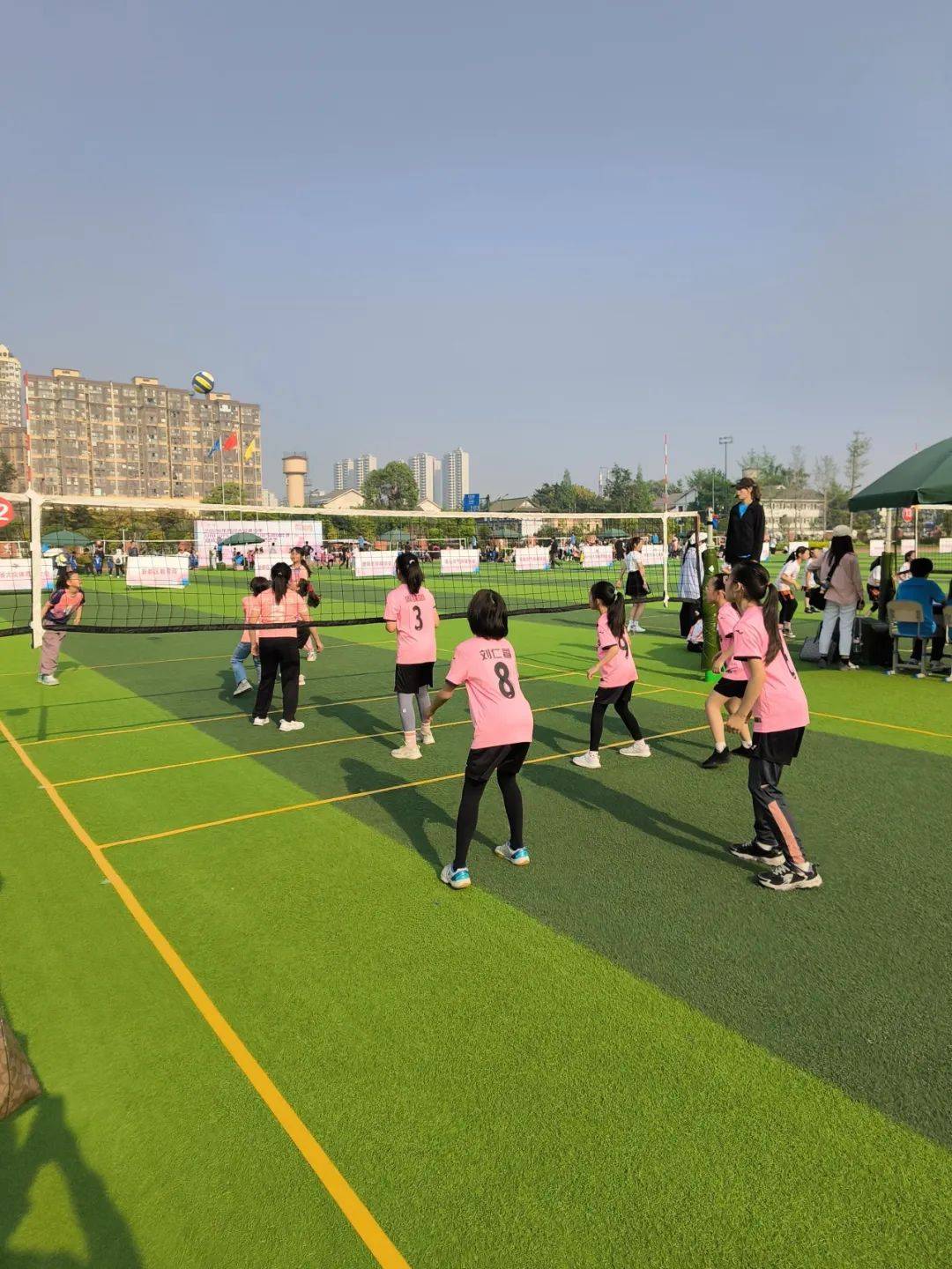 关于“足球+家长课堂”推动家庭体育教育,促进青少年全面发展的信息 关于“足球+家长课堂”推动家庭体育教育,促进青少年全面发展的信息