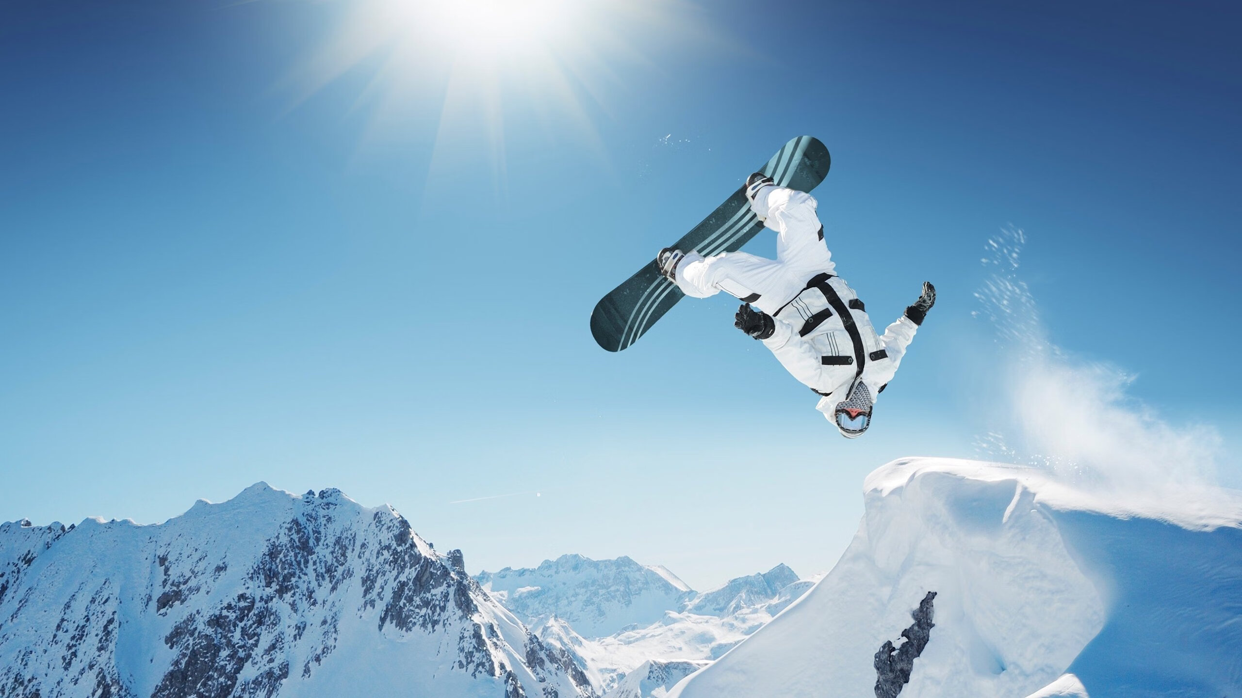 米兰体育官网-欧洲杯预选赛中的精彩时刻：全场观众欢腾不已，欧洲杯预选赛回顾